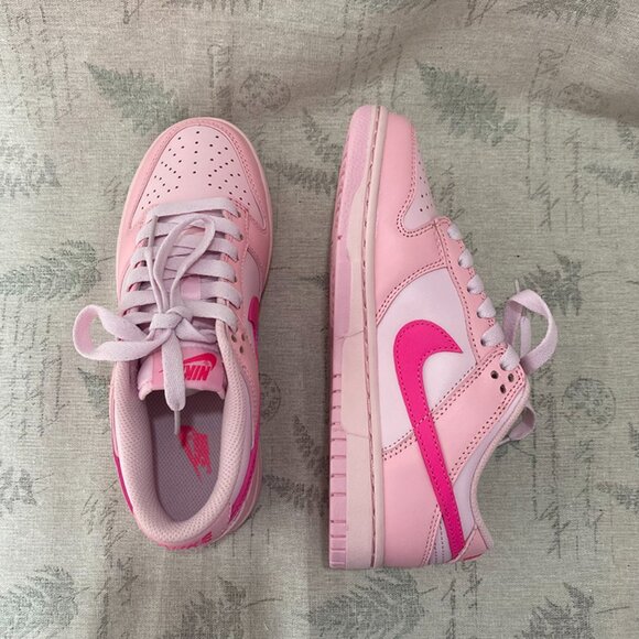 Nike Dunk Low Triple Pink - Picture 4 of 8
